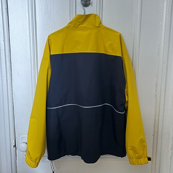 New Balance Gore-Tex Raincoat - Picture 2 of 5